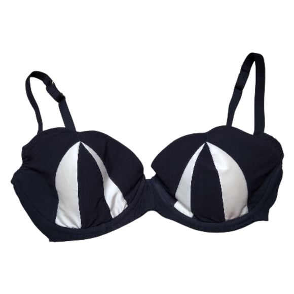 Rare Find! Agent Provocateur Black and White Fenella Collection Bra - 36D - Picture 2 of 7